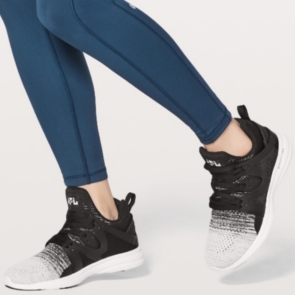 Women’s Ascend APL Sneakers